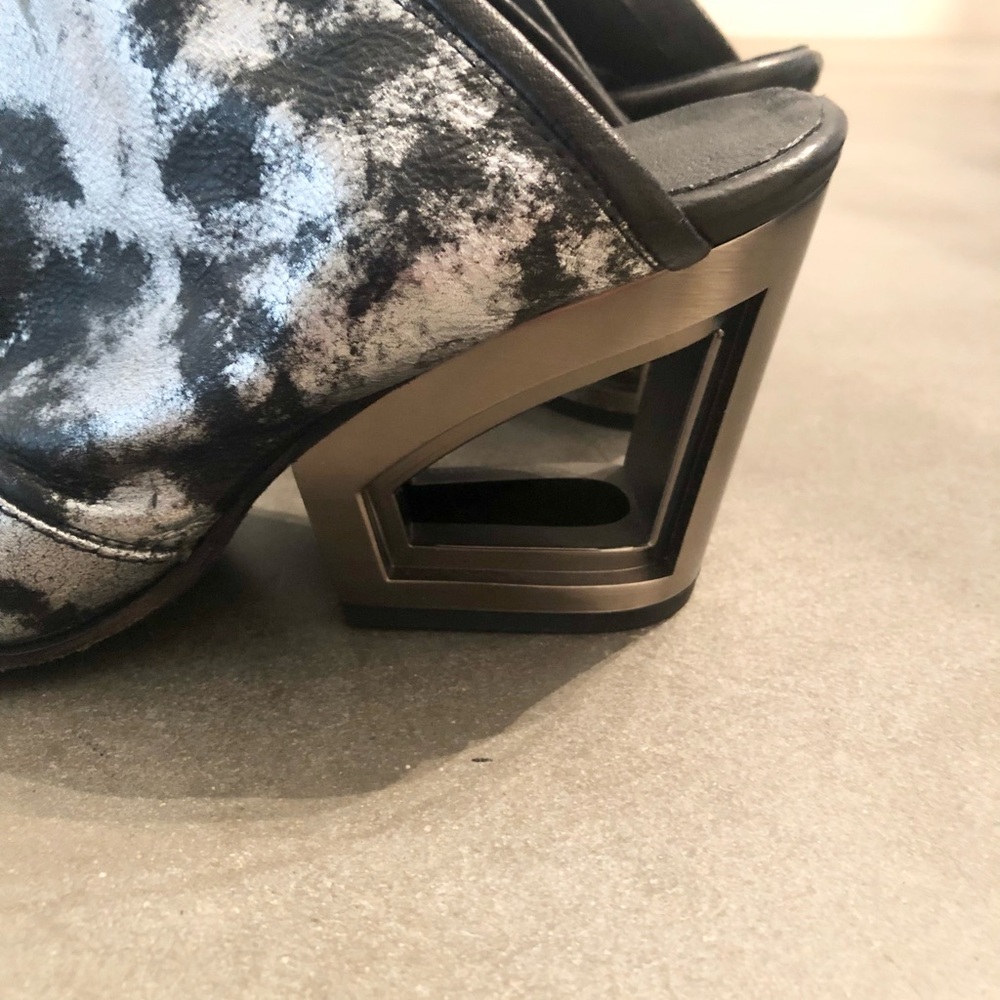 A.S 98 Stylish Black Metallic Slides/Wedge Women's Shoes SZ 7.5 - Picture 8 of 10